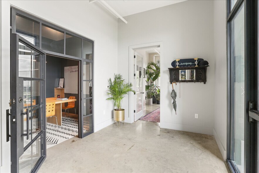 More Photos Of 825 Thalia St, New Orleans Storefront Retail Office For Sale