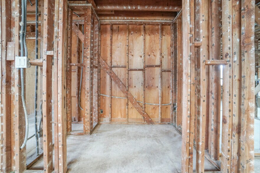 More Photos Of 16 38th Pl, Long Beach Apartments For Sale