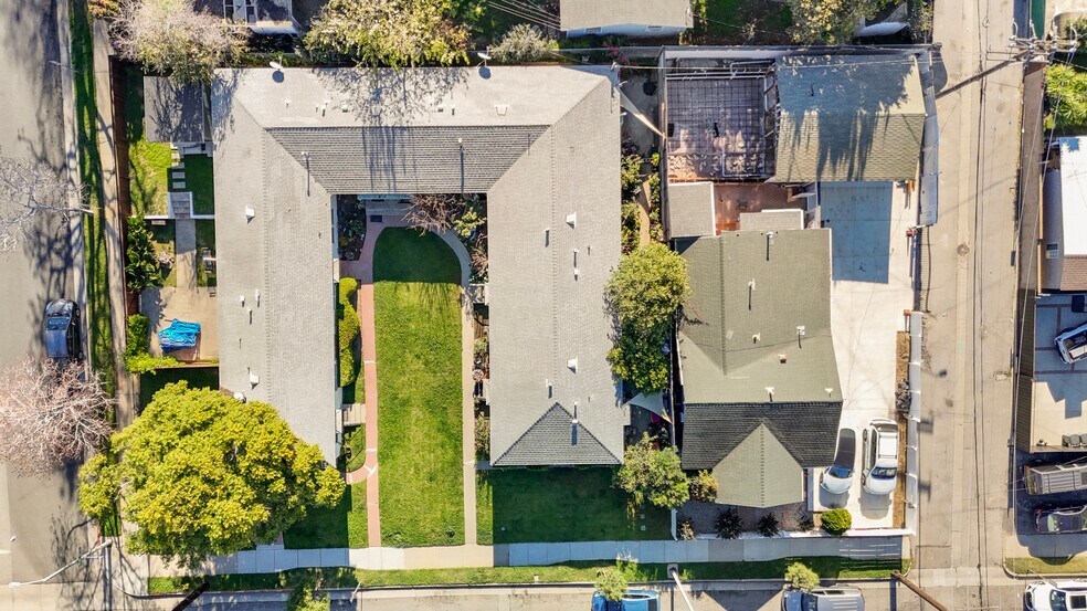 More Photos Of 1824 Michigan Ave, Santa Monica Apartments For Sale