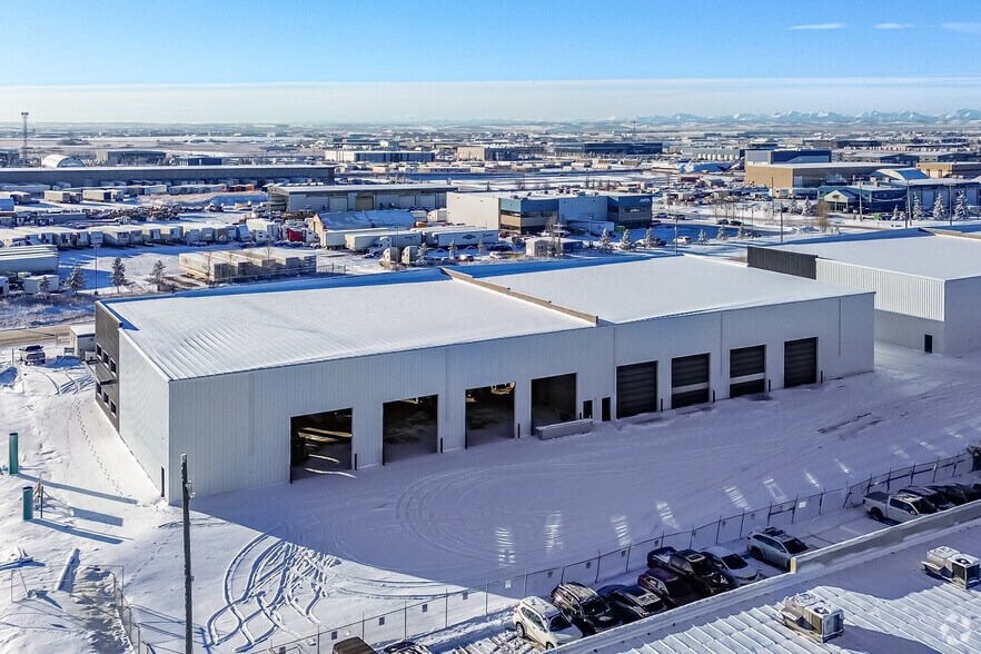 More Photos Of 6 Wrangler Pl, Rocky View No 44 Service For Lease