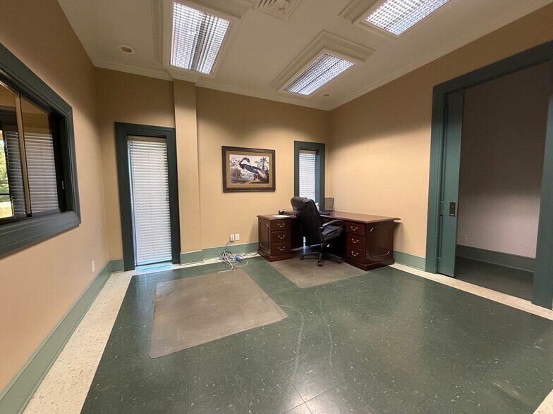 More Photos Of 2 Hummingbird ln, Eufaula Manufacturing For Lease