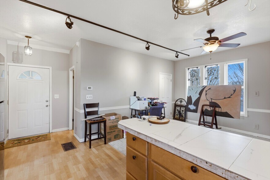 More Photos Of 114 E 2nd St, Newberg Office For Sale