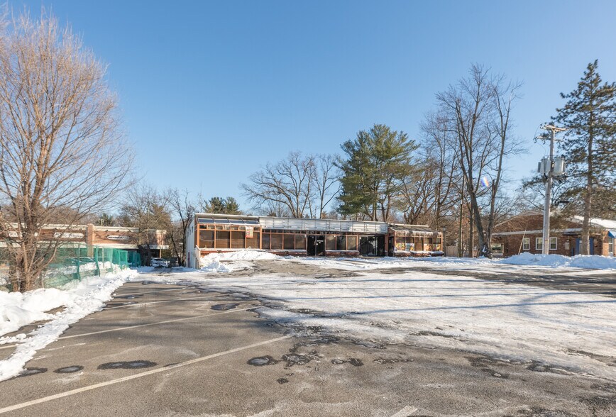 More Photos Of 306 S Main St, New City Freestanding For Lease