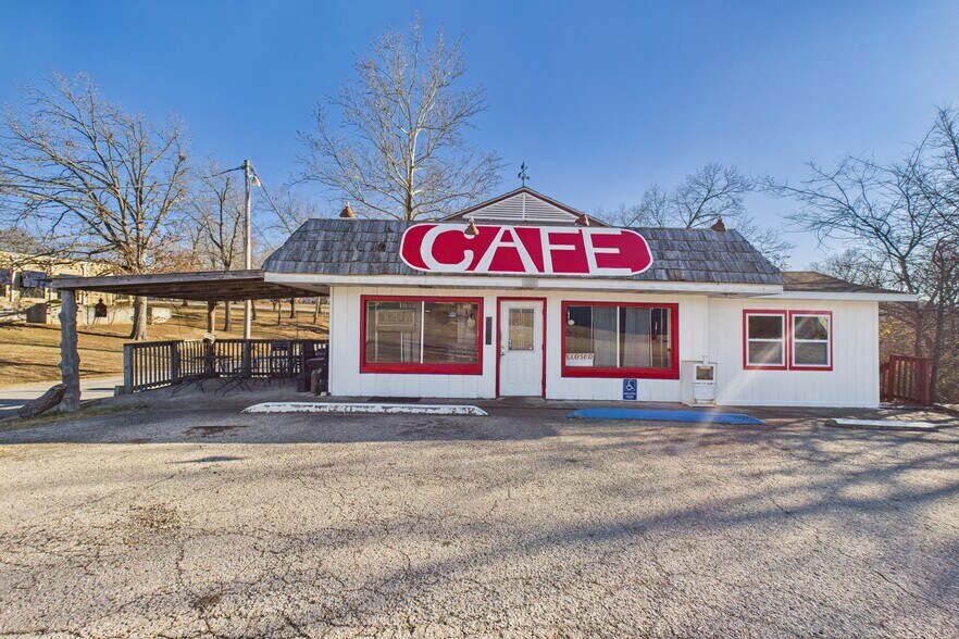 More Photos Of 1603 Central Blvd, Bull Shoals Restaurant For Sale