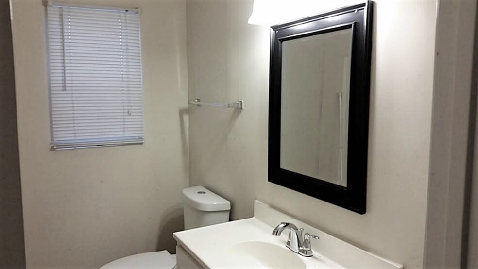 More Photos Of 704 E 22nd St, Houston Apartments For Sale