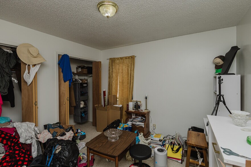 More Photos Of 401 E Avenue A, Hutchinson Apartments For Sale