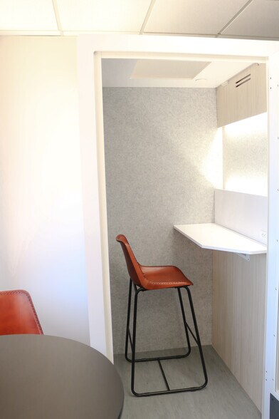 More Photos Of 1903 Central Dr, Bedford Coworking Space