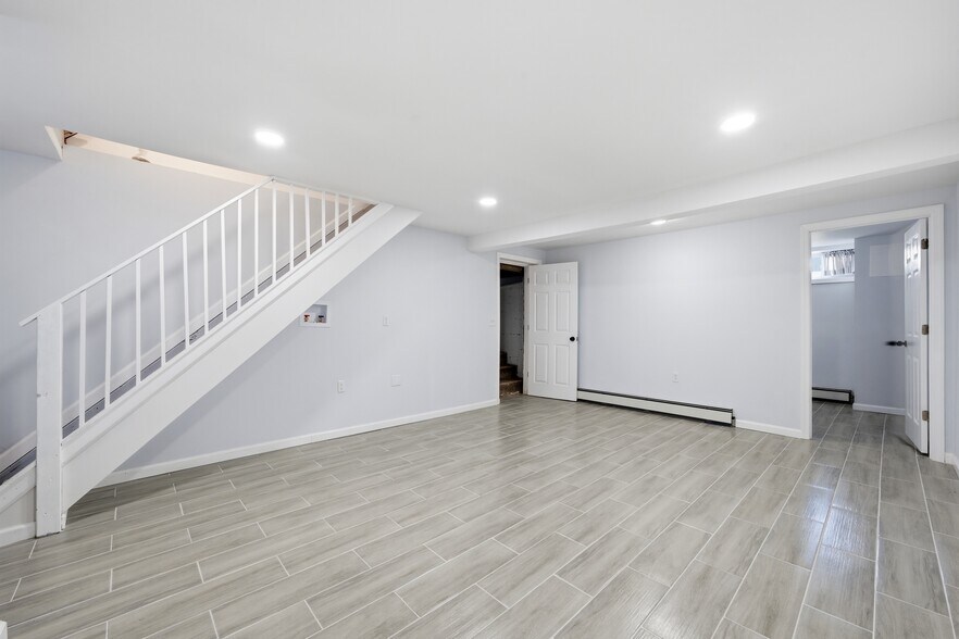 More Photos Of 749 E Main St, Kings Park Office For Sale