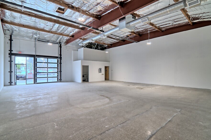 More Photos Of 3860 E Main St, Ventura Freestanding For Lease