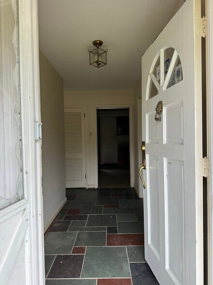 More Photos Of 73 Berlin Cross Keys Rd, Williamstown Specialty For Sale