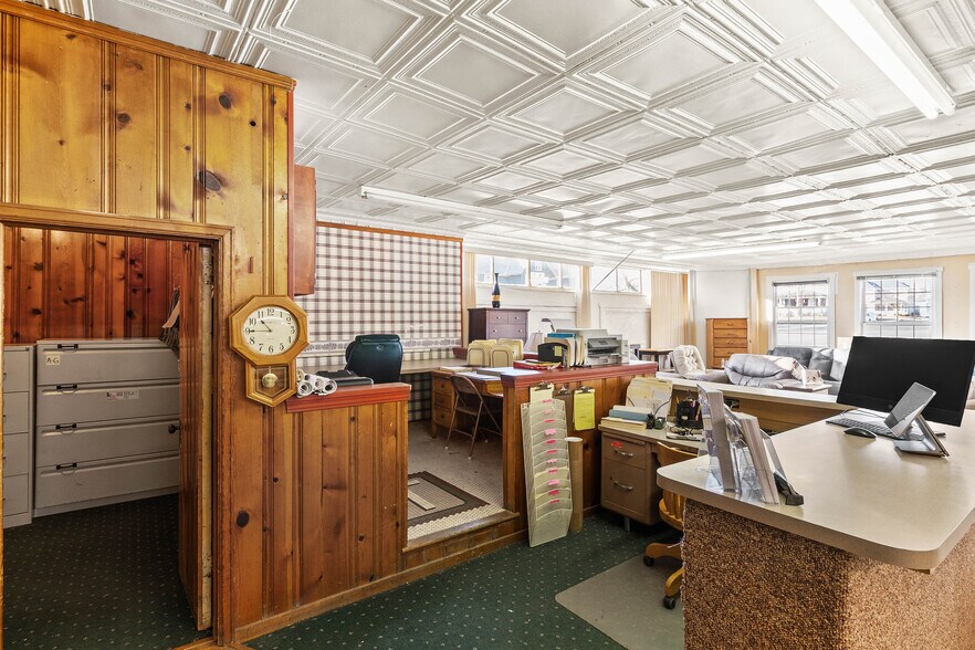 More Photos Of 147 S Springfield St, Saint Paris General Retail For Sale