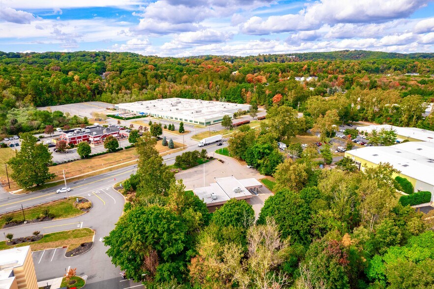 More Photos Of 16 Green Pond Rd, Rockaway General Retail For Sale