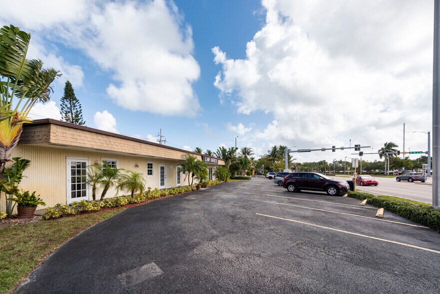 More Photos Of 45 E Sheridan St, Dania Beach Office Residential For Lease