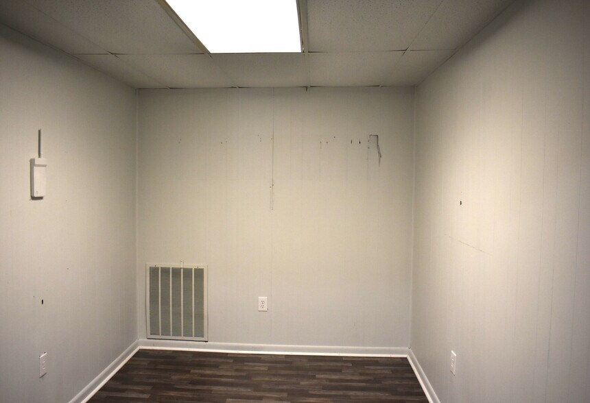 More Photos Of 859 Clayton St, Montgomery Warehouse For Sale