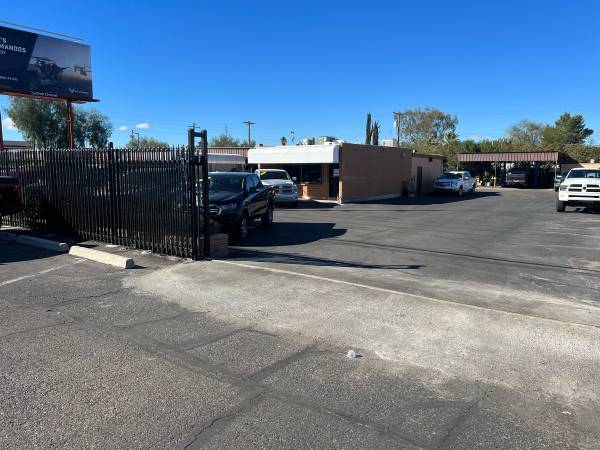 Primary Photo Of 1802 S Craycroft Rd, Tucson Auto Dealership For Lease