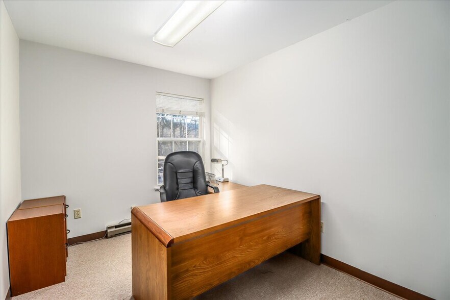 More Photos Of 219 Kent Rd, New Milford Office For Lease