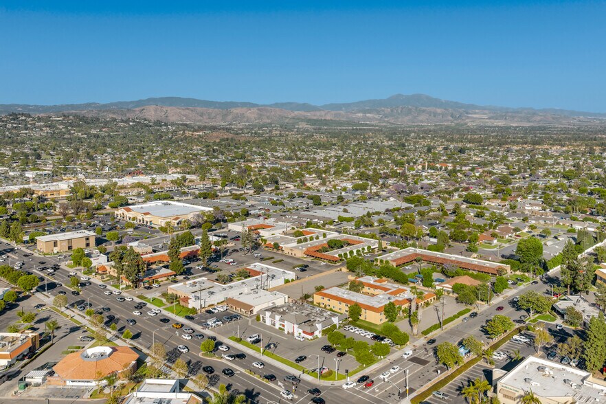 More Photos Of 13362 Newport Ave, Tustin Unknown For Lease