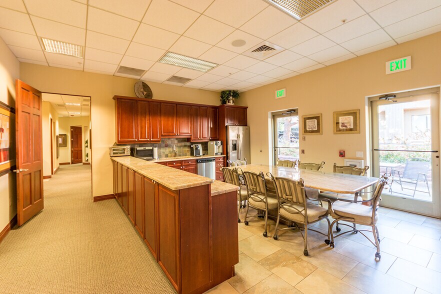 More Photos Of 8040 Southpark Ln, Littleton Office For Lease