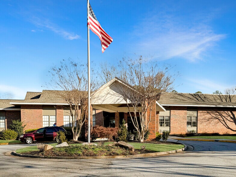 Primary Photo Of 475 Mount Vernon Hwy NE, Sandy Springs Apartments For Sale
