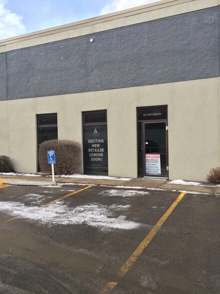 More Photos Of 2319B Taylor Dr, Red Deer Showroom For Lease