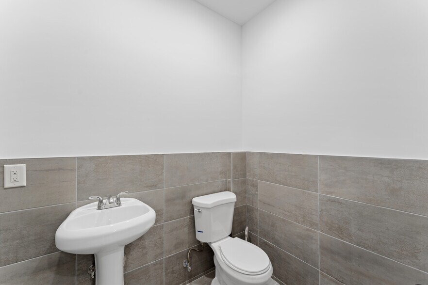 More Photos Of 470 Belleville Tpke, North Arlington Warehouse For Sale