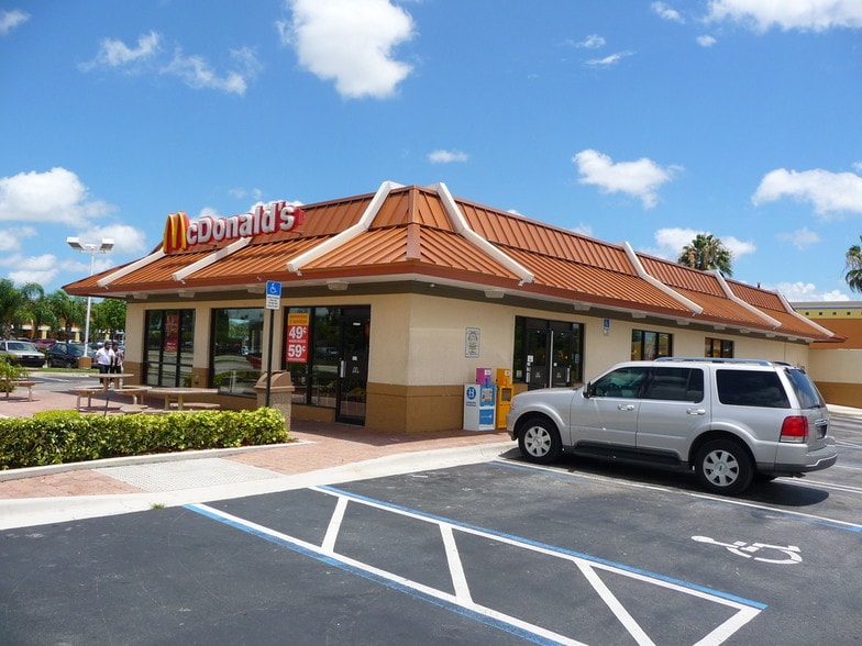 More Photos Of 4500-4698 NW 183rd St, Miami Gardens Storefront For Lease