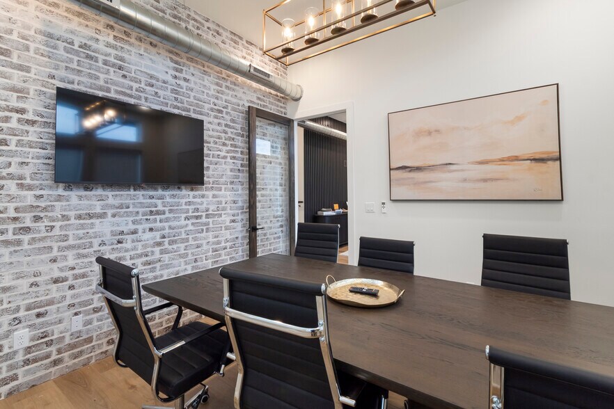 More Photos Of 2800 Barron Rd, College Station Office For Sale