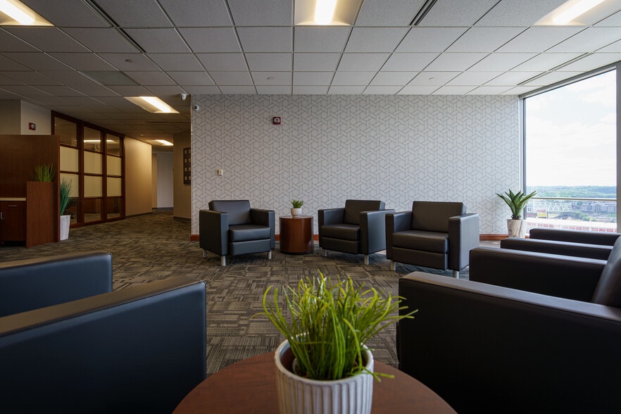 More Photos Of 312 Walnut St, Cincinnati Office For Lease