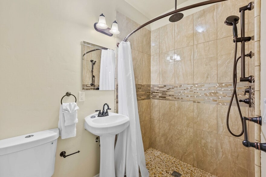 More Photos Of 266 Dolphin Dr, Whitethorn Hotel For Sale