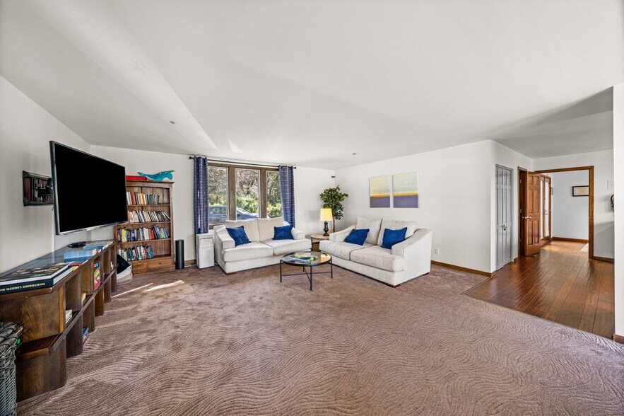 More Photos Of 8 Circle Rd, San Rafael Specialty For Sale