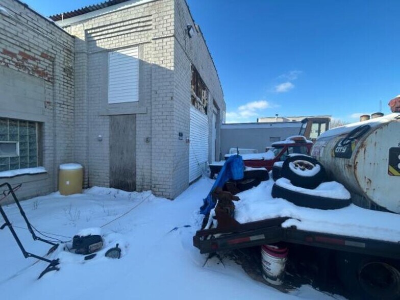 More Photos Of 6149 Cleveland St, Merrillville Industrial For Sale