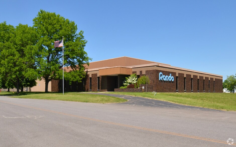 Primary Photo Of 1071 State Route 31, Macedon Manufacturing For Sale