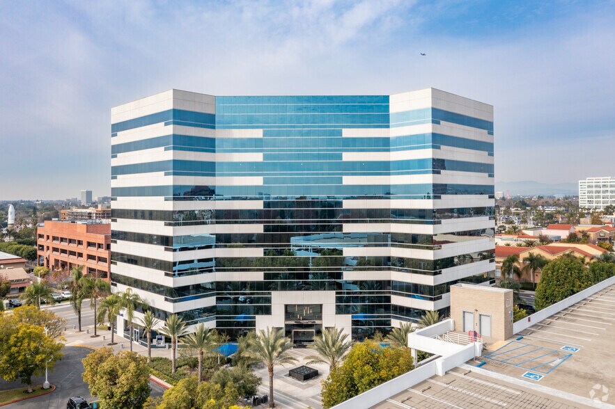 More Photos Of 2670 N Main St, Santa Ana Office For Lease