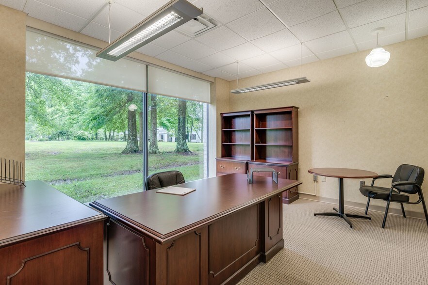 More Photos Of 3825 Columbus Rd, Granville Loft Creative Space For Lease
