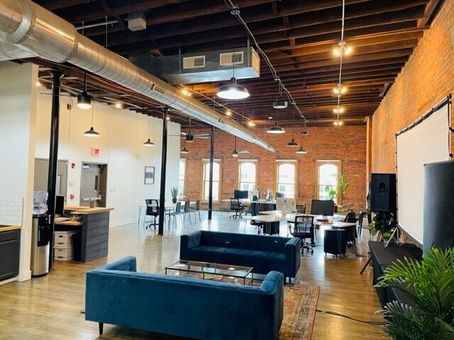 More Photos Of 465 Ellicott St, Buffalo Office For Lease