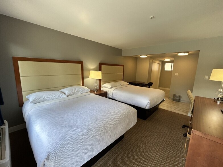 More Photos Of 2901 4th St, Santa Rosa Hotel For Sale