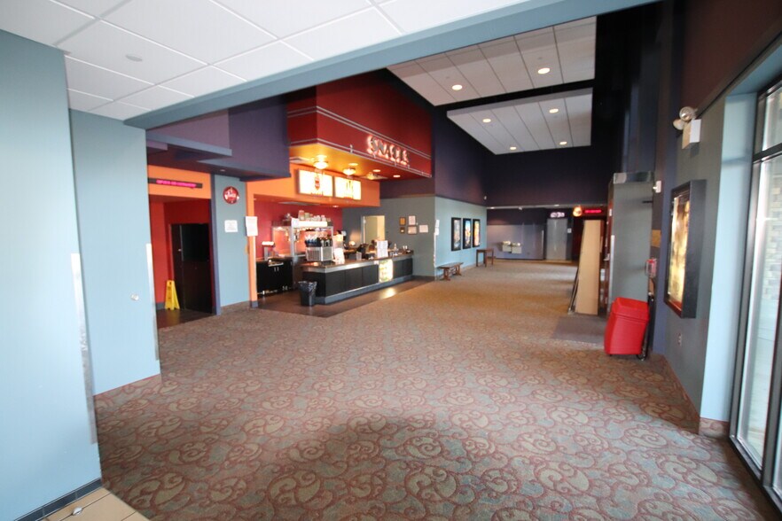 More Photos Of 1101 SW Highway 97, Madras Theater Concert Hall For Sale