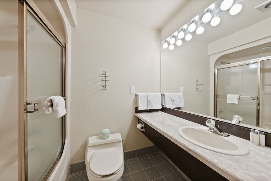 More Photos Of 3105 NE O. B. Riley Rd, Bend Hotel For Sale