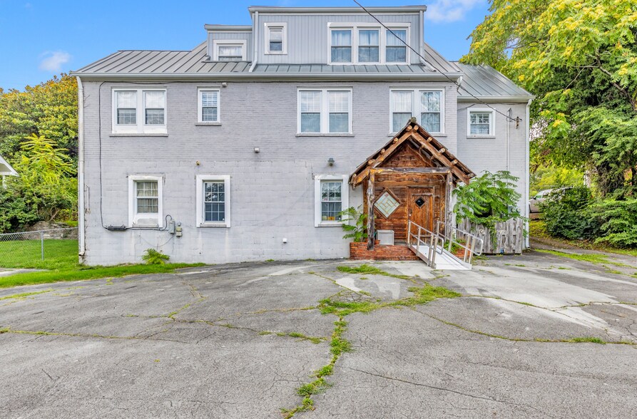 More Photos Of 609 W 7th St, Columbia Office For Sale