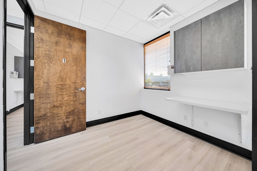 More Photos Of 4045 E Union Hills Dr, Phoenix Medical For Sale