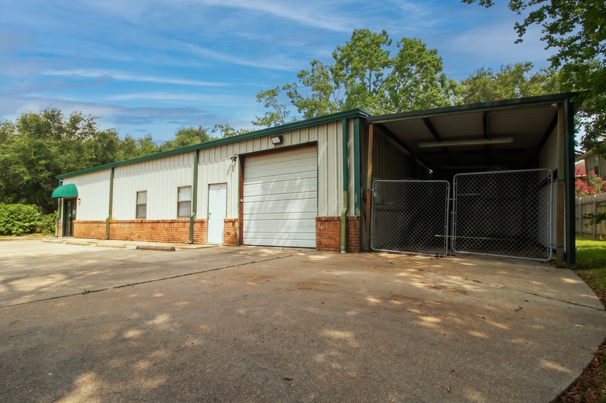 More Photos Of 404 Newport Blvd, League City Flex For Sale