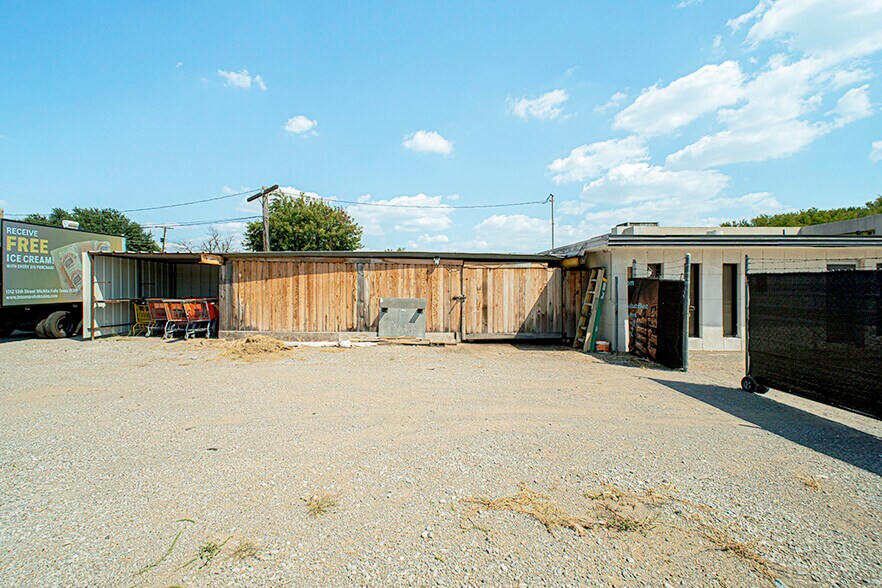 More Photos Of 1312 13th St, Wichita Falls Office For Sale