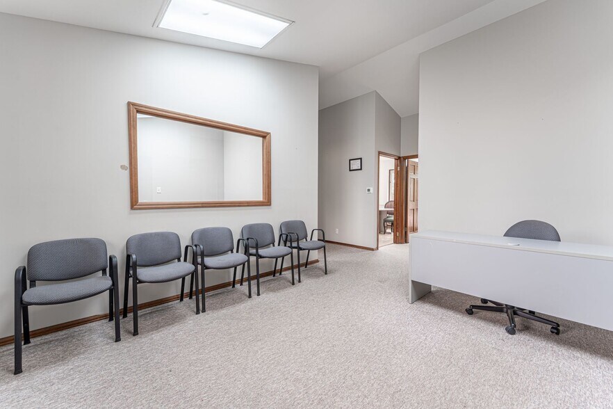 More Photos Of 261 Clarkson Executive Park, Ellisville Office For Sale