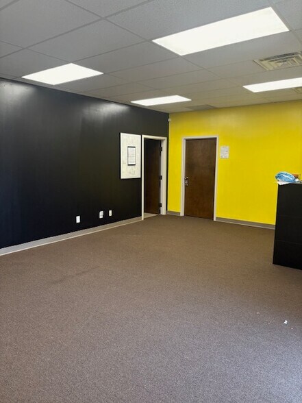More Photos Of 4025 Pleasantdale Rd, Doraville Light Distribution For Lease