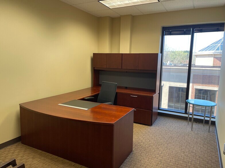More Photos Of 6495 Shiloh Rd, Alpharetta Office For Sale