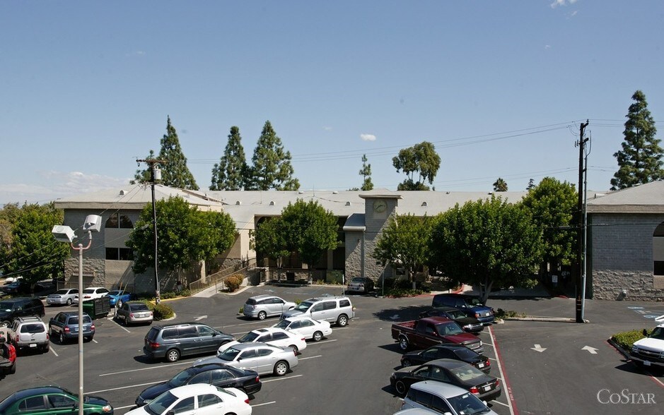 More Photos Of 900 S Main St, Corona Medical For Lease