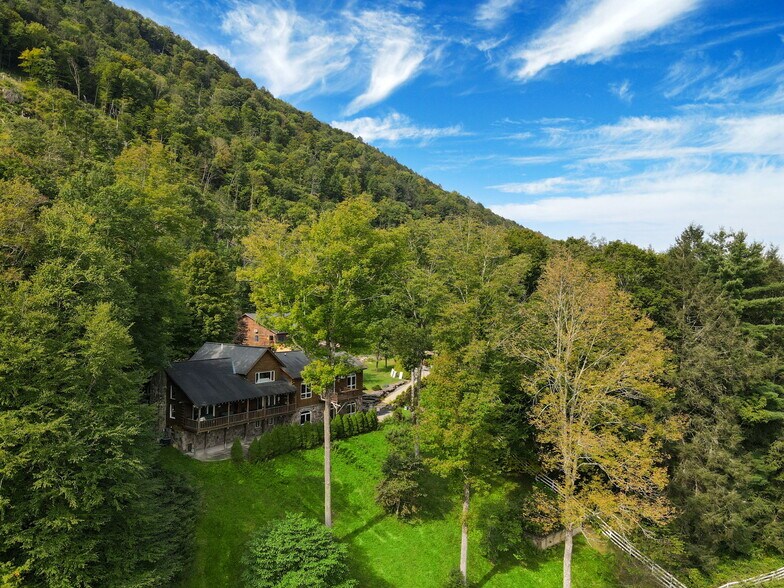 Primary Photo Of 1650 Bodoit Rd, Fishs Eddy Hotel For Sale