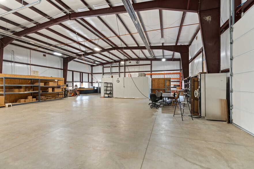 More Photos Of 1388 Antelope Rd, White City Office For Sale