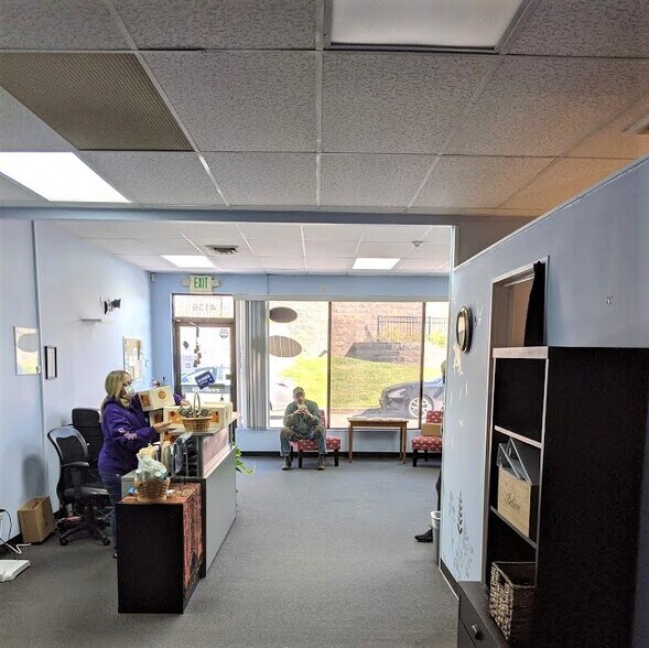 More Photos Of 4136 E Joppa Rd, Nottingham Storefront Retail Office For Lease