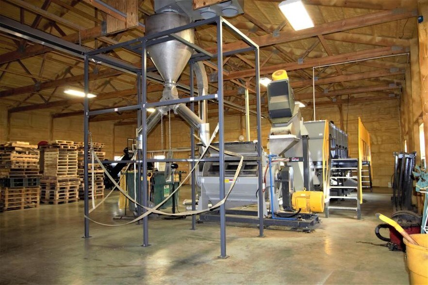 More Photos Of 9310 County Road 27, Bolckow Distribution For Lease